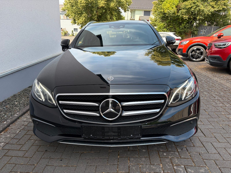Mercedes-Benz E 220 T*Avantgarde*9G*4Matic*360°*AHK*Distronic* — photo 6