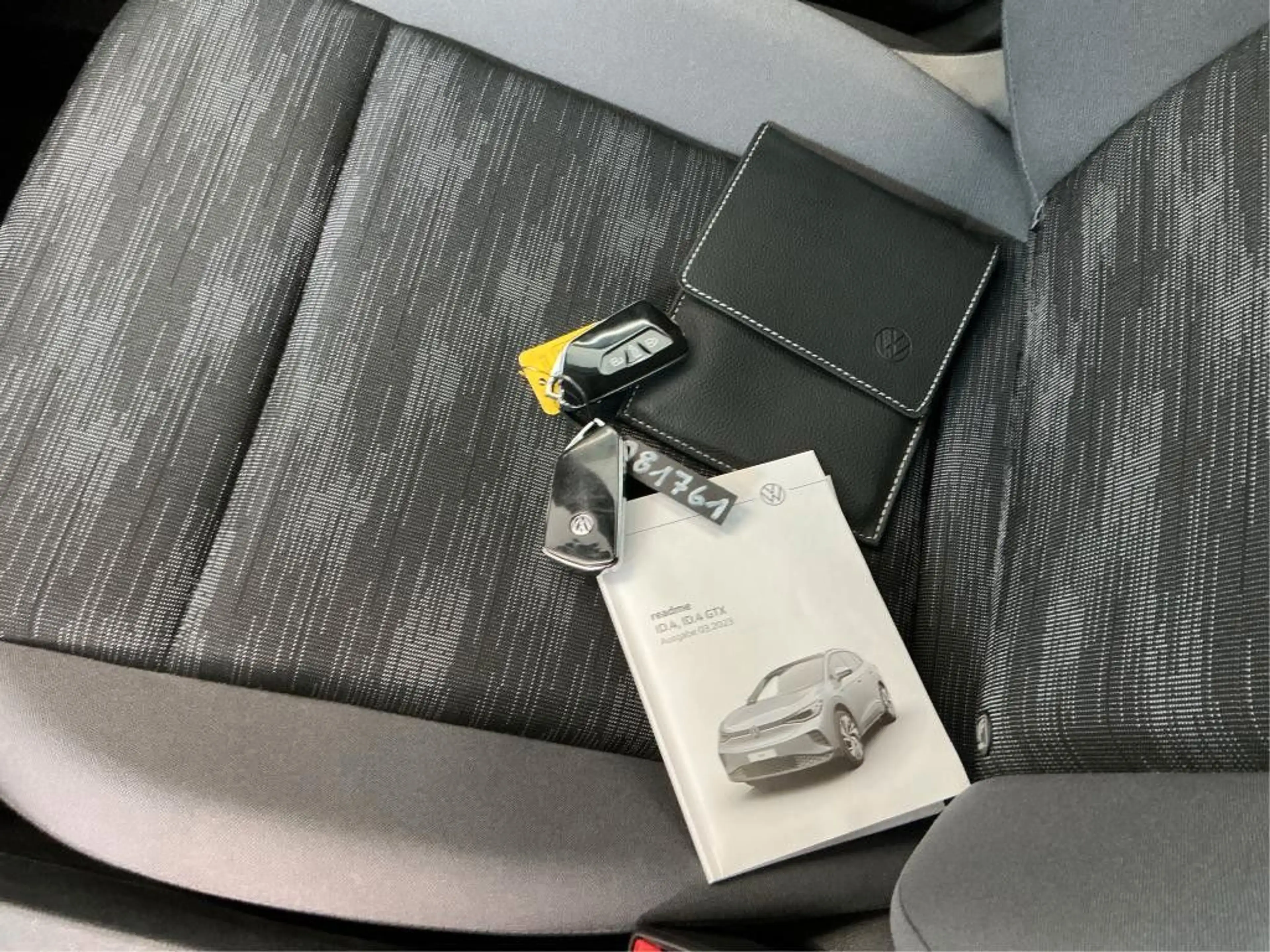 Volkswagen ID.4 Pro 195 kW 4M/MATRIX/AHK/R-KAMERA/SHZ/NAVI — photo 7