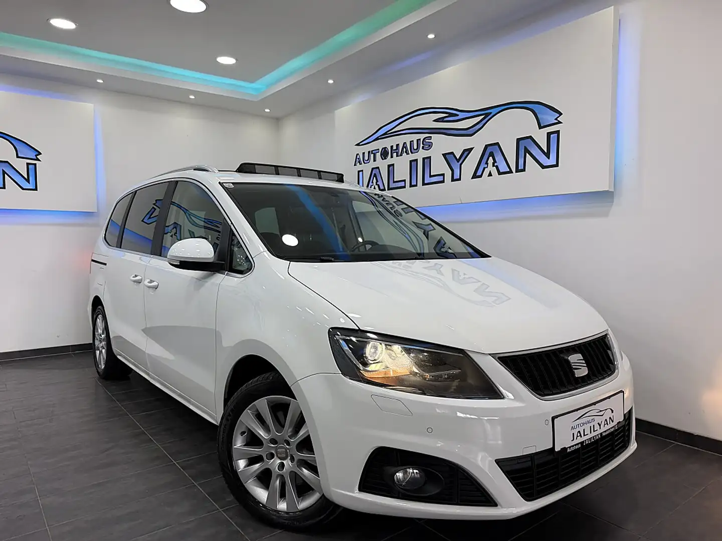 SEAT Alhambra Executive 2,0 TDI CR DSG,PANO,AHK,STANDHEIZUNG,... Weiß - 1