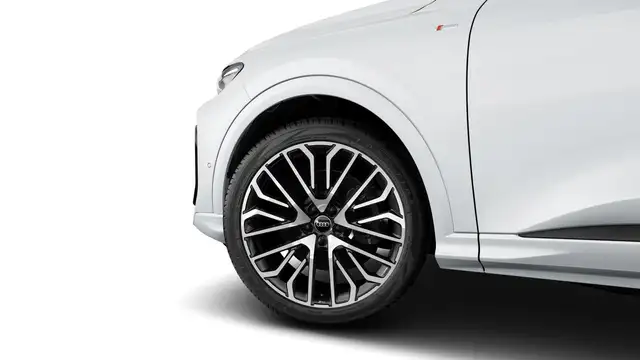 Audi Q5 view 7