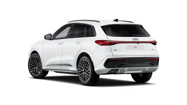 Audi Q5 view 3