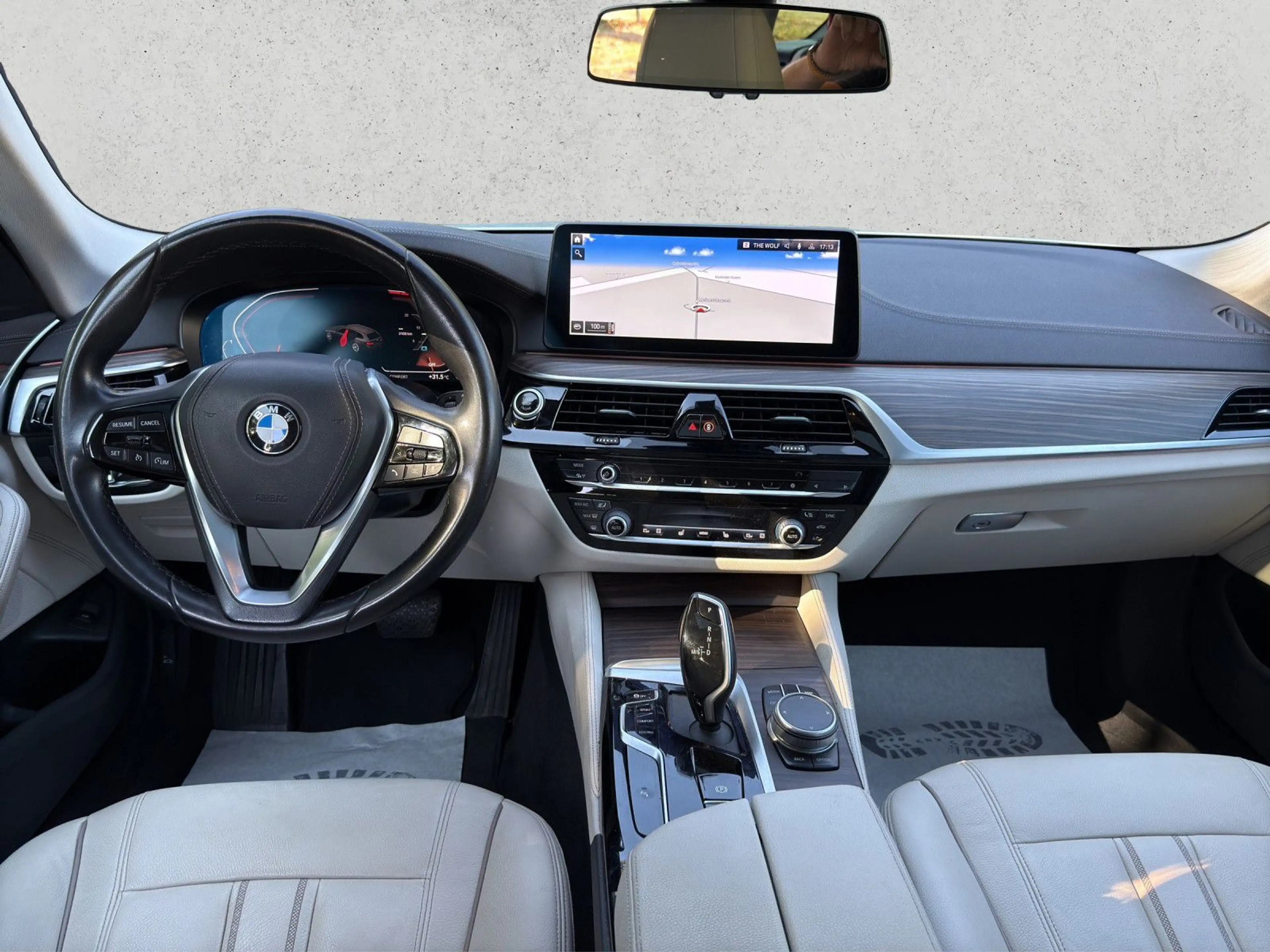 BMW 520 d Touring Luxury Line+PANO+AHK+Modellpflege++ — photo 14