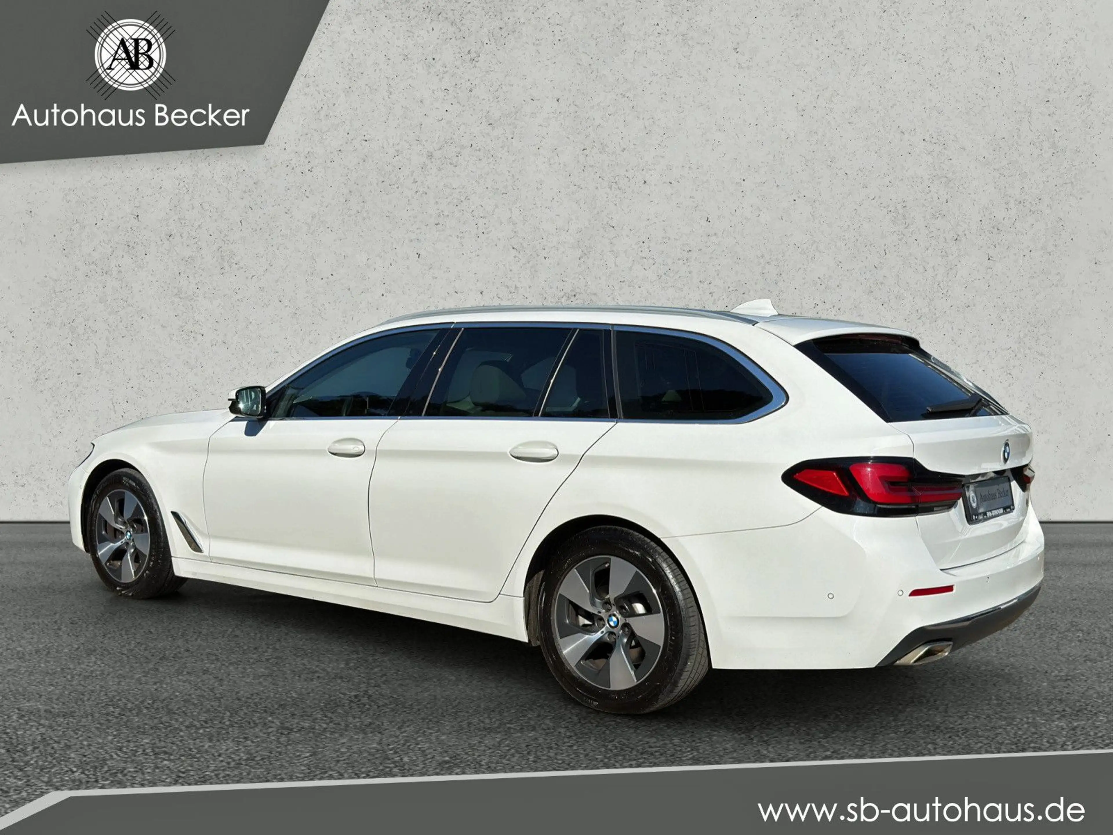 BMW 520 d Touring Luxury Line+PANO+AHK+Modellpflege++ — photo 5