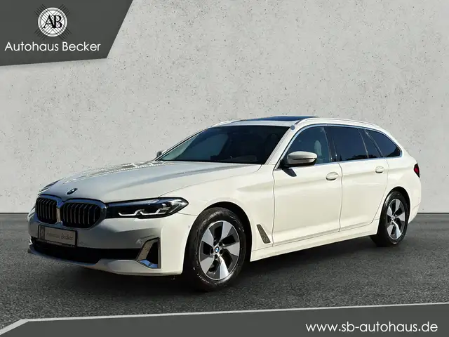 Bmw 520 d Touring Luxury Line+PANO+AHK+Modellpflege++