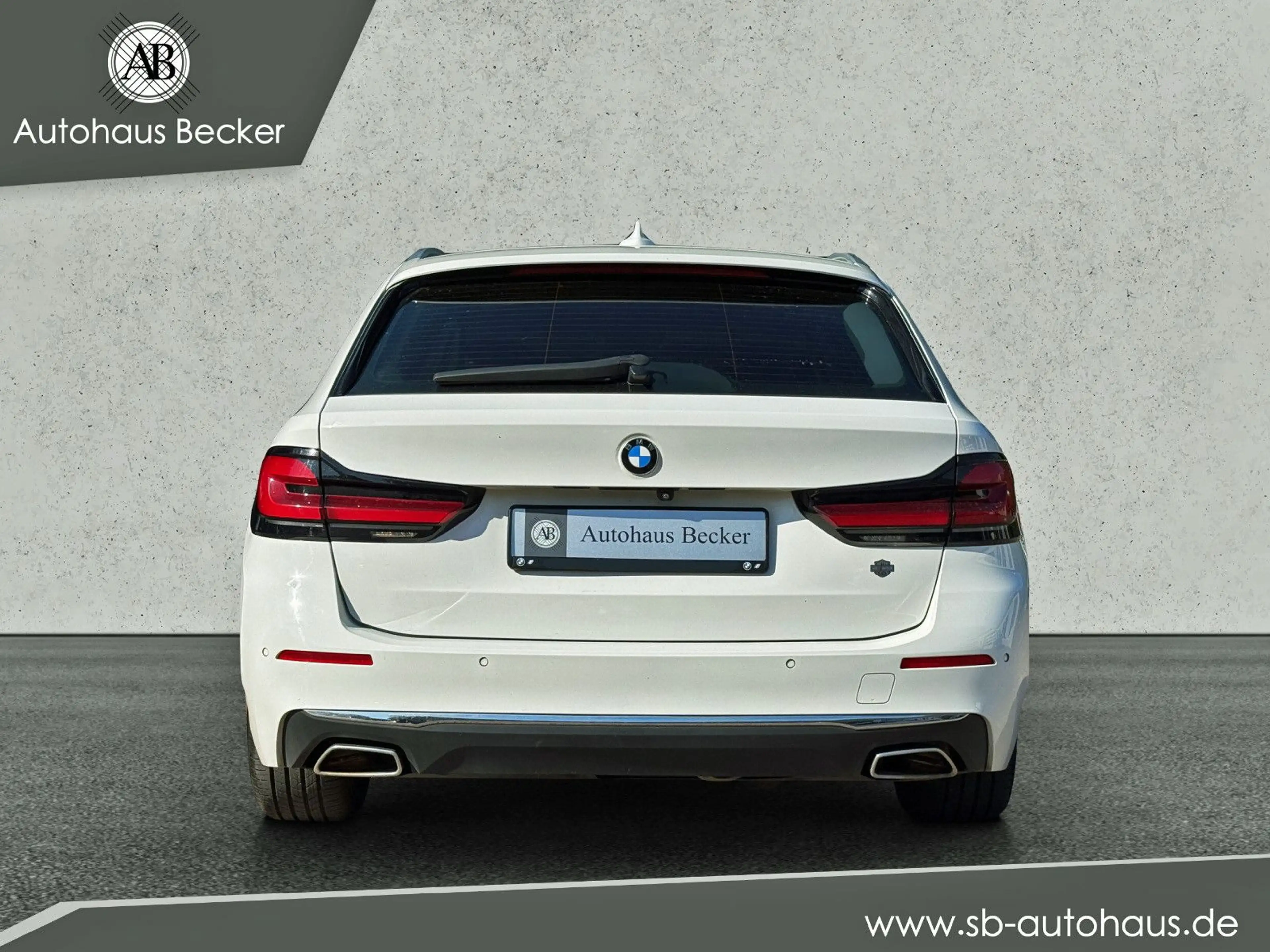 BMW 520 d Touring Luxury Line+PANO+AHK+Modellpflege++ — photo 7