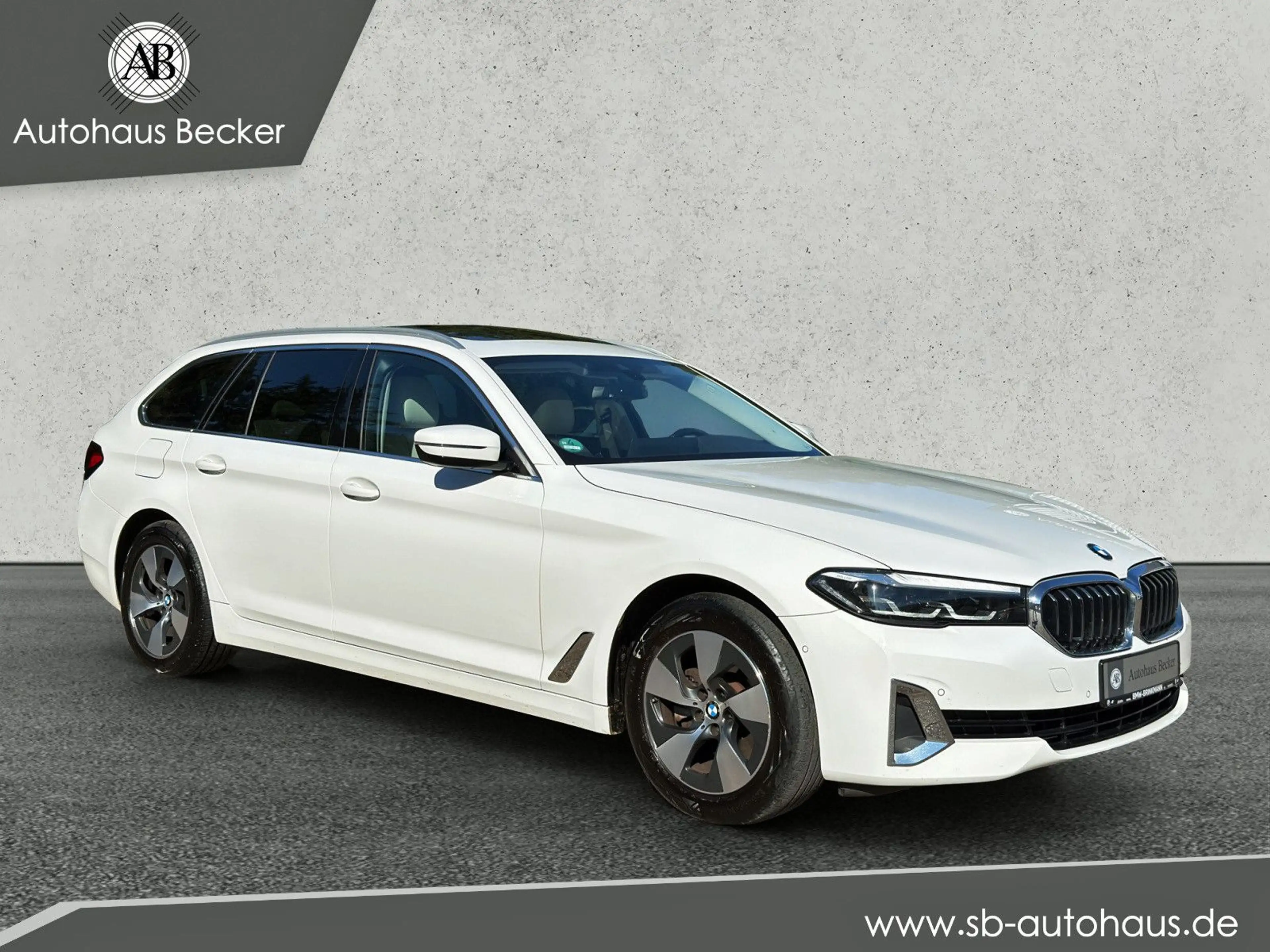 BMW 520 d Touring Luxury Line+PANO+AHK+Modellpflege++ — photo 3