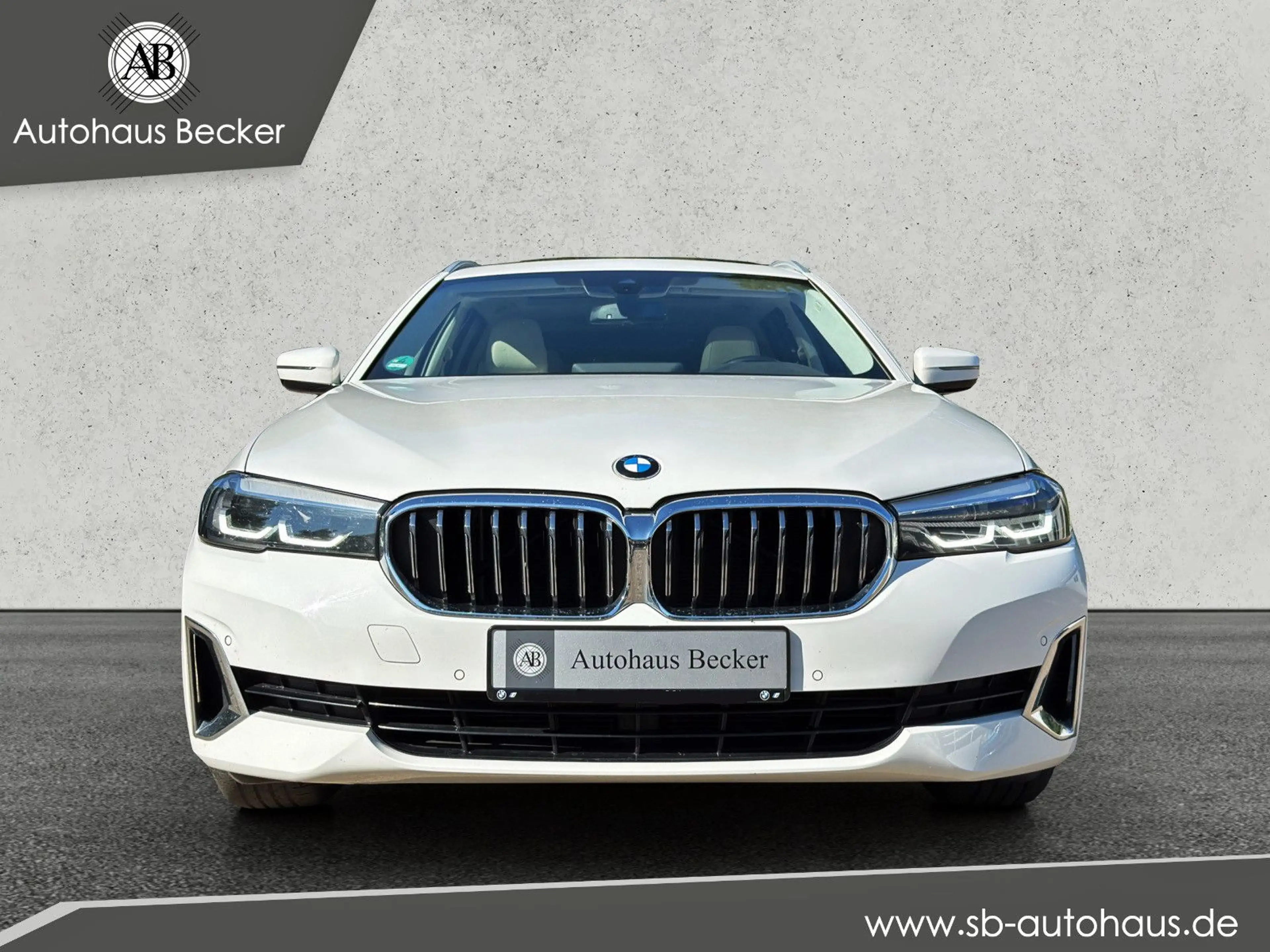 BMW 520 d Touring Luxury Line+PANO+AHK+Modellpflege++ — photo 6