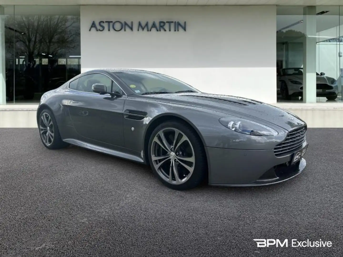 Aston Martin Vantage 5.9 V12 Gris - 1