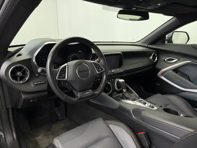Chevrolet Camaro view 9