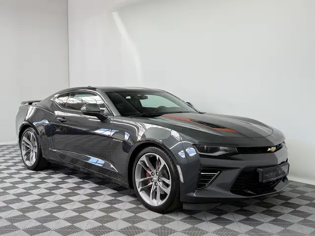 Chevrolet Camaro view 5