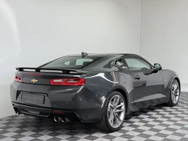 Chevrolet Camaro view 6