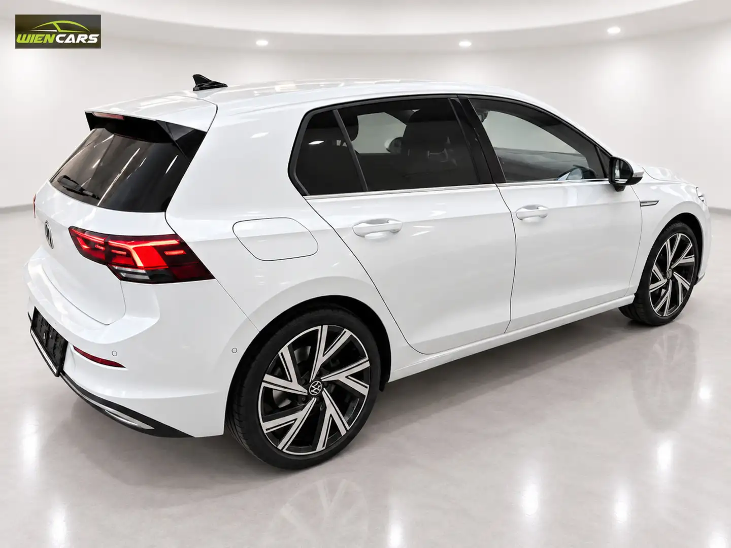 Volkswagen Golf VIII 2.0 TDI SCR DSG Style*LED*NAVI*KAMERA*ACC* Weiß - 2
