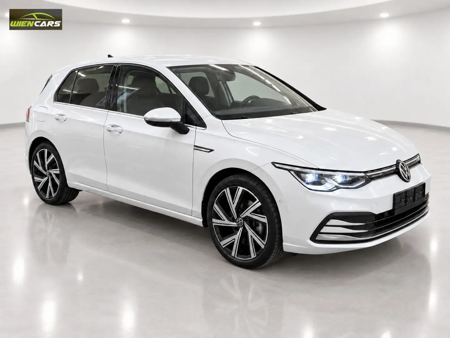Volkswagen Golf VIII 2.0 TDI SCR DSG Style*LED*NAVI*KAMERA*ACC* Weiß - 1