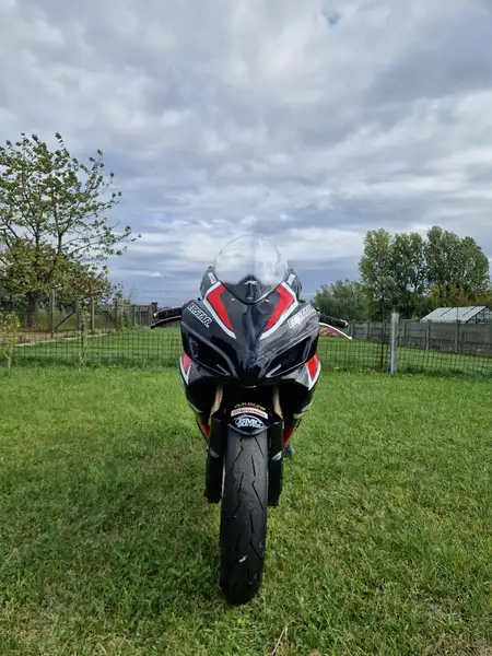 Suzuki GSX-R 600 - foto 5