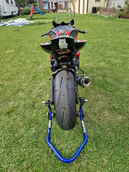 Suzuki GSX-R 600 - foto 3