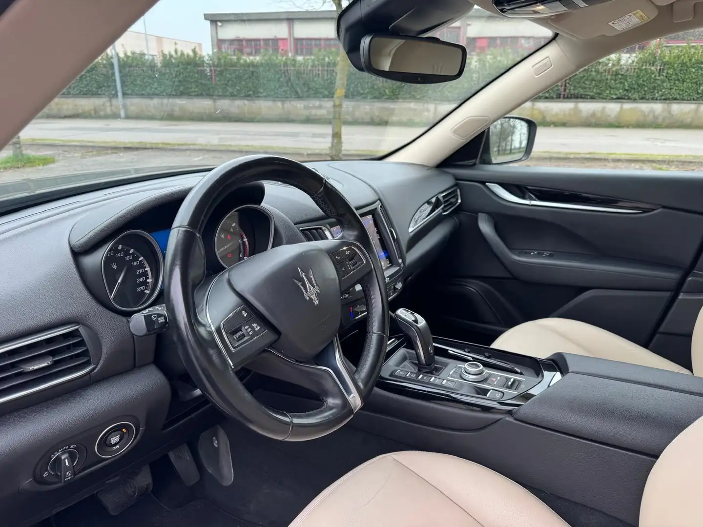 Maserati Levante 3.0 V6 Gransport Nerissimo 250cv auto - 1