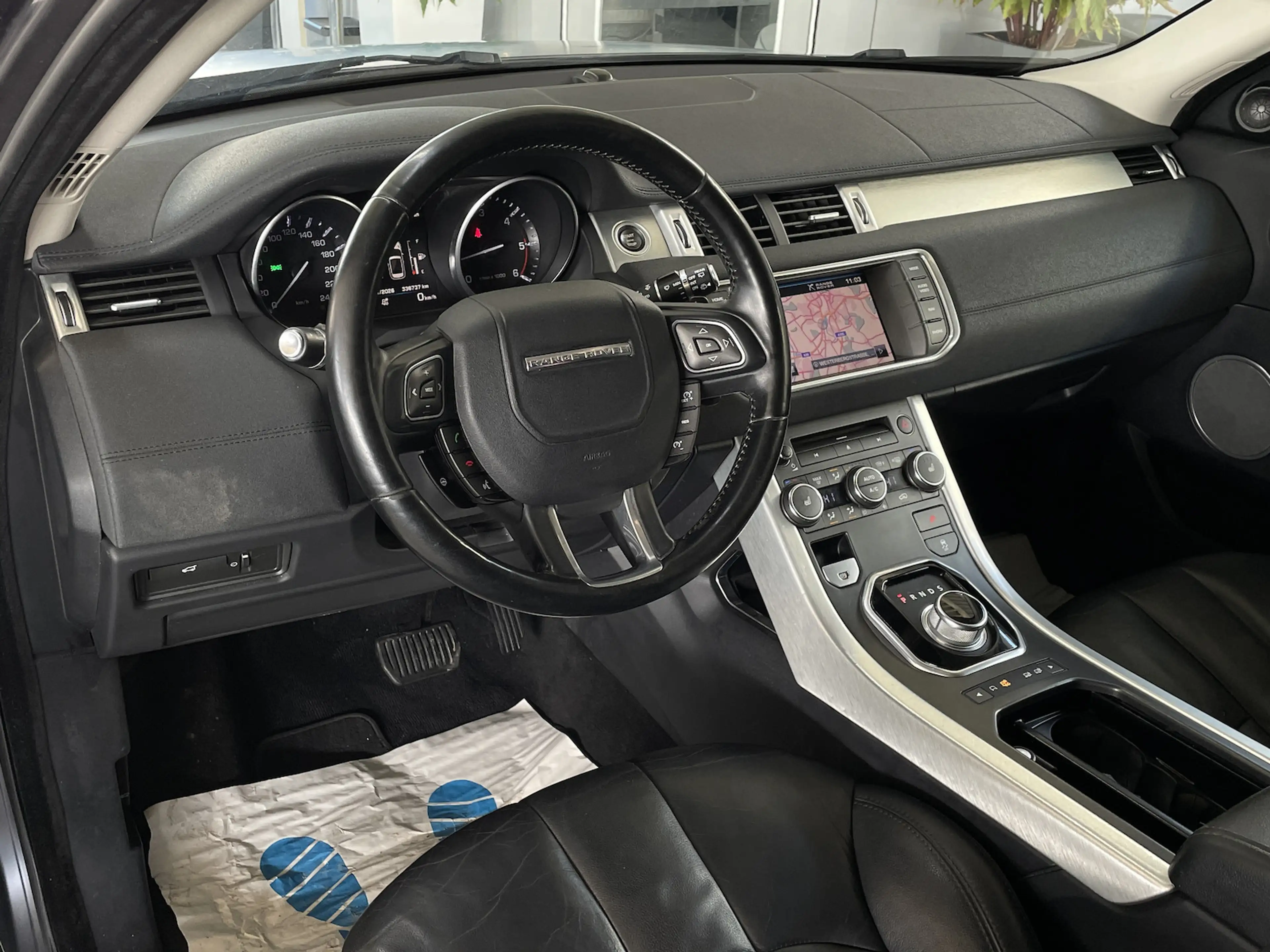 Land Rover Range Rover Evoque Pure Leder Navi Pano Kamera — photo 9