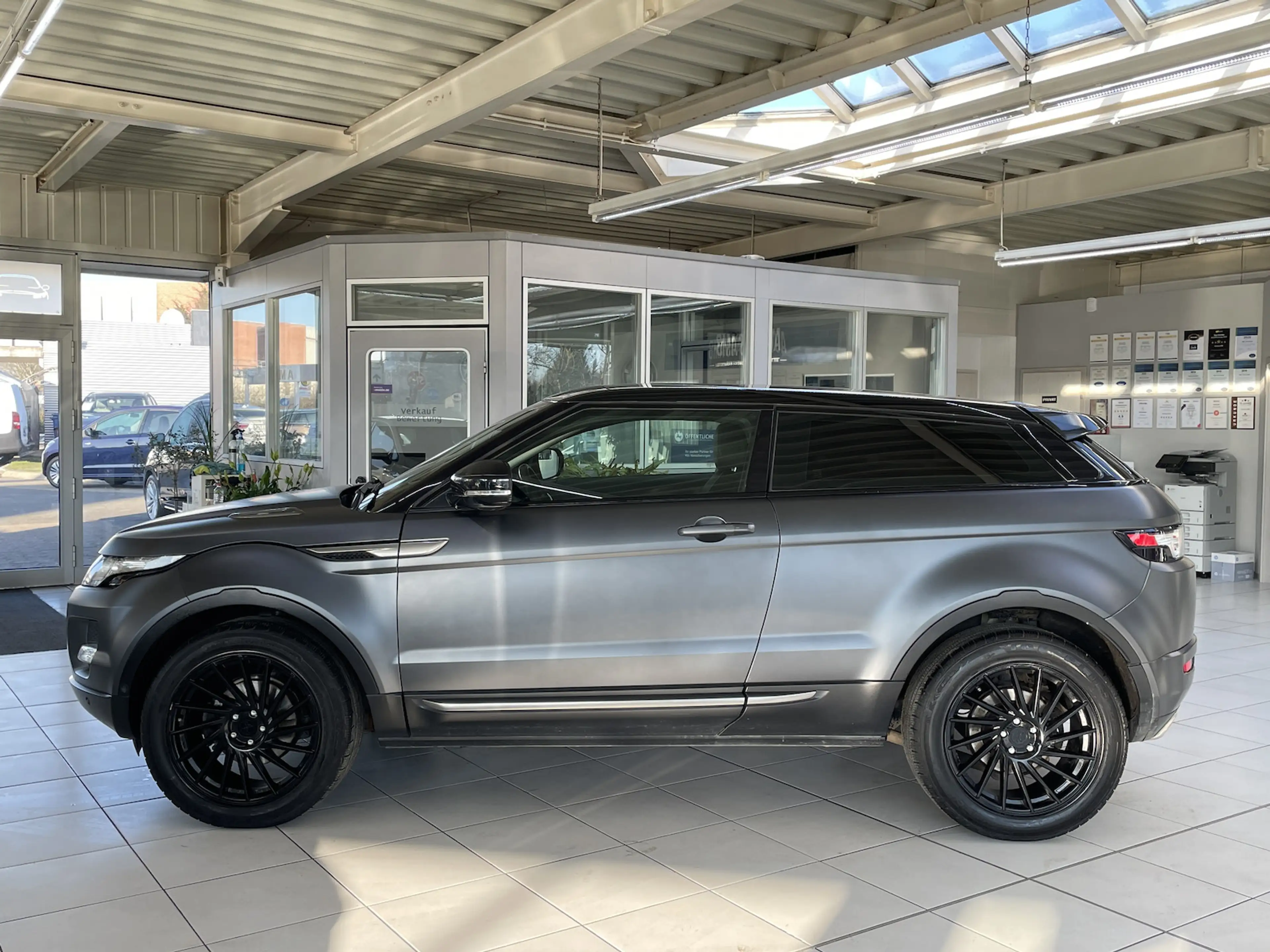 Land Rover Range Rover Evoque Pure Leder Navi Pano Kamera — photo 5