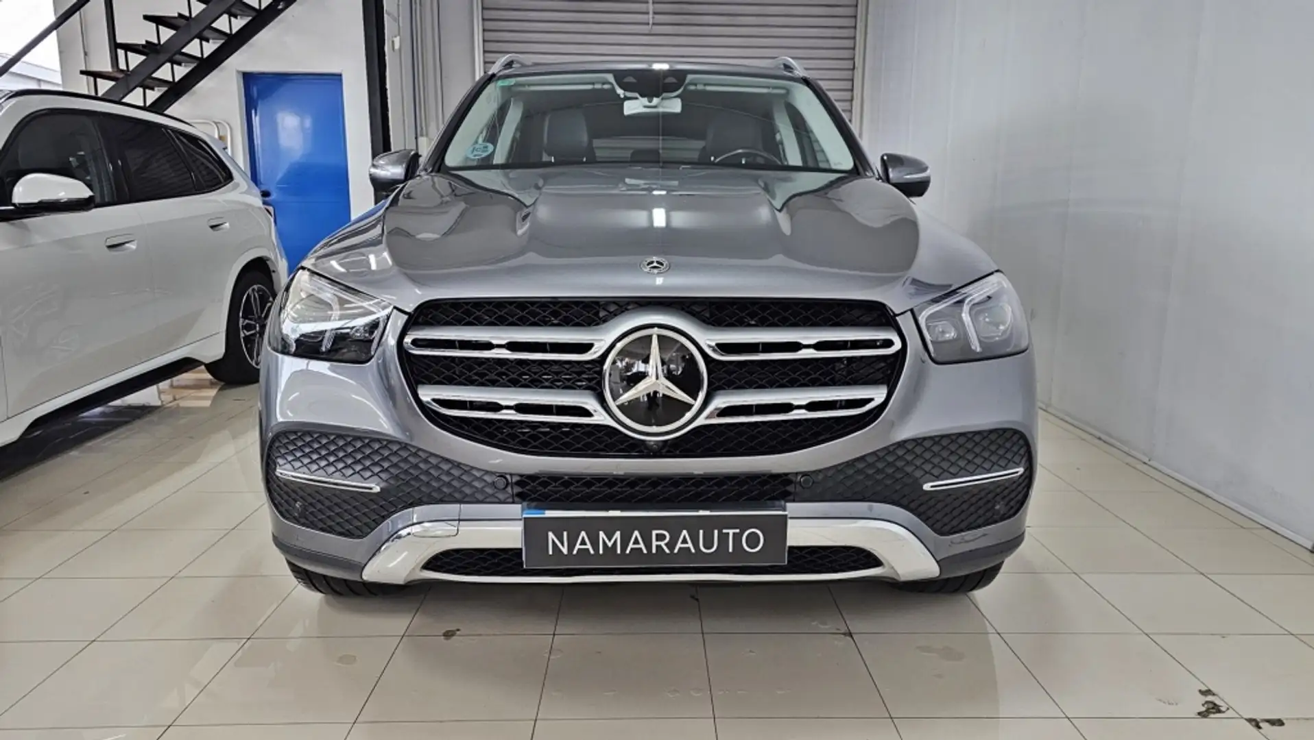 Mercedes-Benz GLE 300 300d 4Matic Aut. Gris - 2