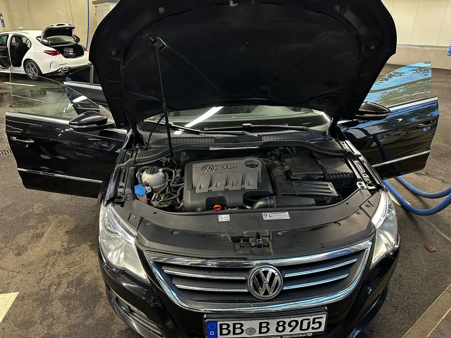 Volkswagen Passat CC Passat CC Diesel 2.0 TDI BlueMotion Technology Schwarz - 2