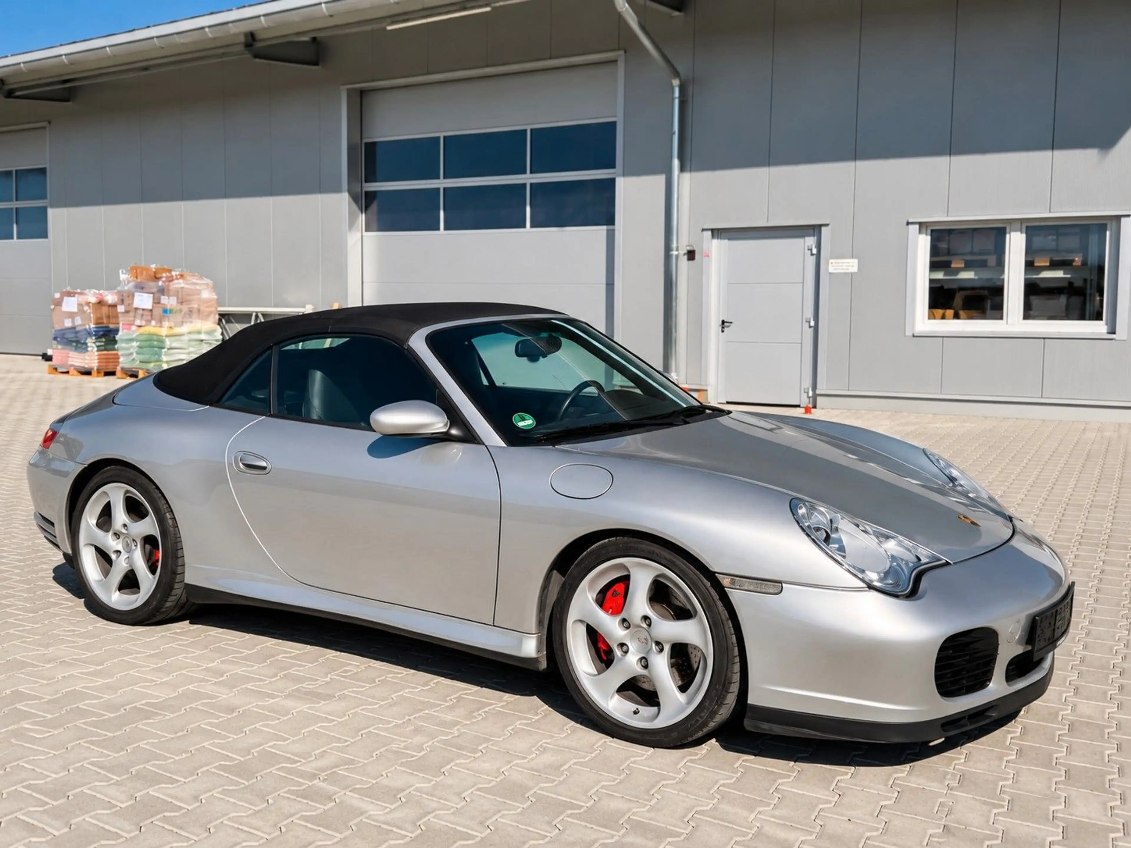 Porsche 996 Carrera 4S Cabriolet — photo 2