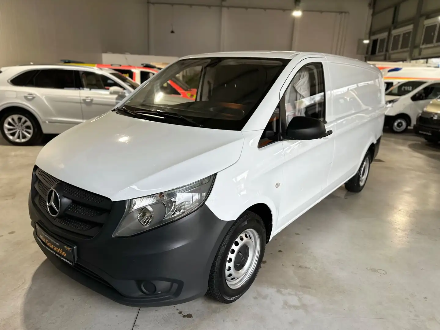 Mercedes-Benz Vito Kasten 109 CDI FWD lang*TÜV*AHK*NEUES MODEL Weiß - 2