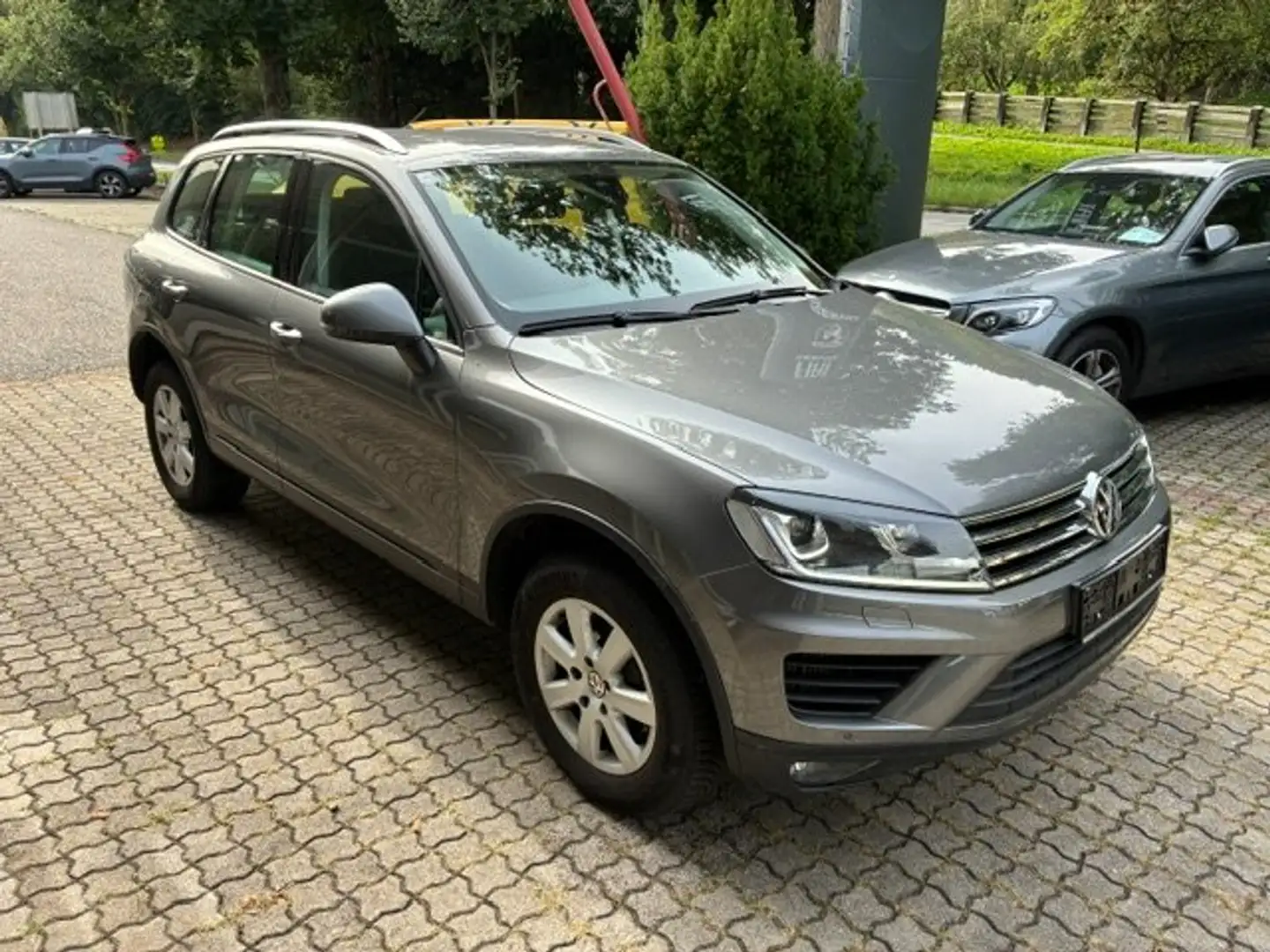 Volkswagen Touareg V6 TDI BMT/Start-Stopp 4Motion *85.000 KM*AHV*TOP* Grau - 1