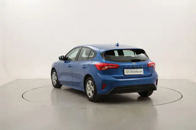 Ford Focus view 3