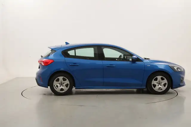 Ford Focus view 6