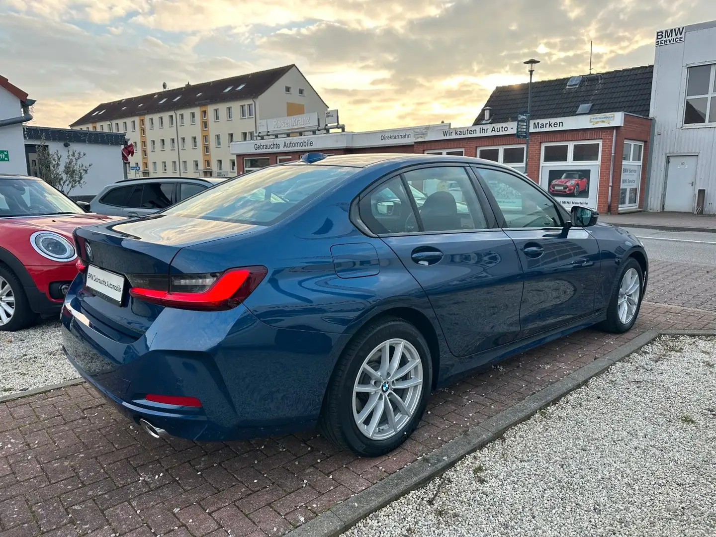 BMW 318 i*ADAPT. LED*360°*DAB* Blau - 2
