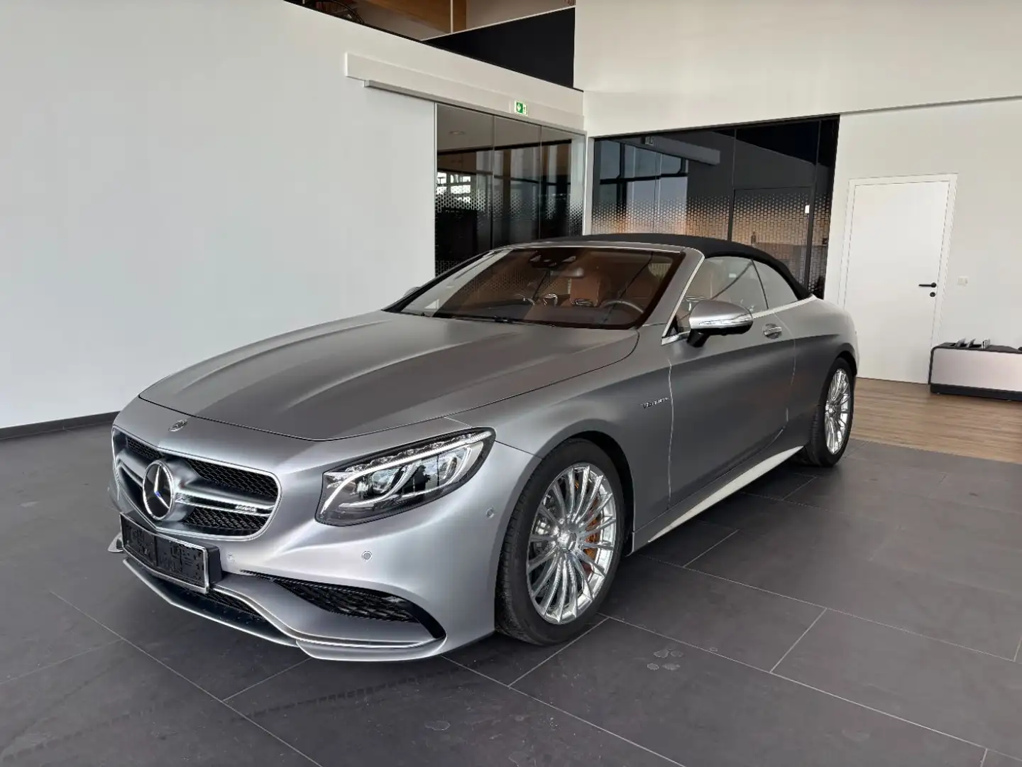 Mercedes-Benz S 63 AMG AMG S 63 4MATIC Cabriolet AMG FAP Ambi Grau - 2