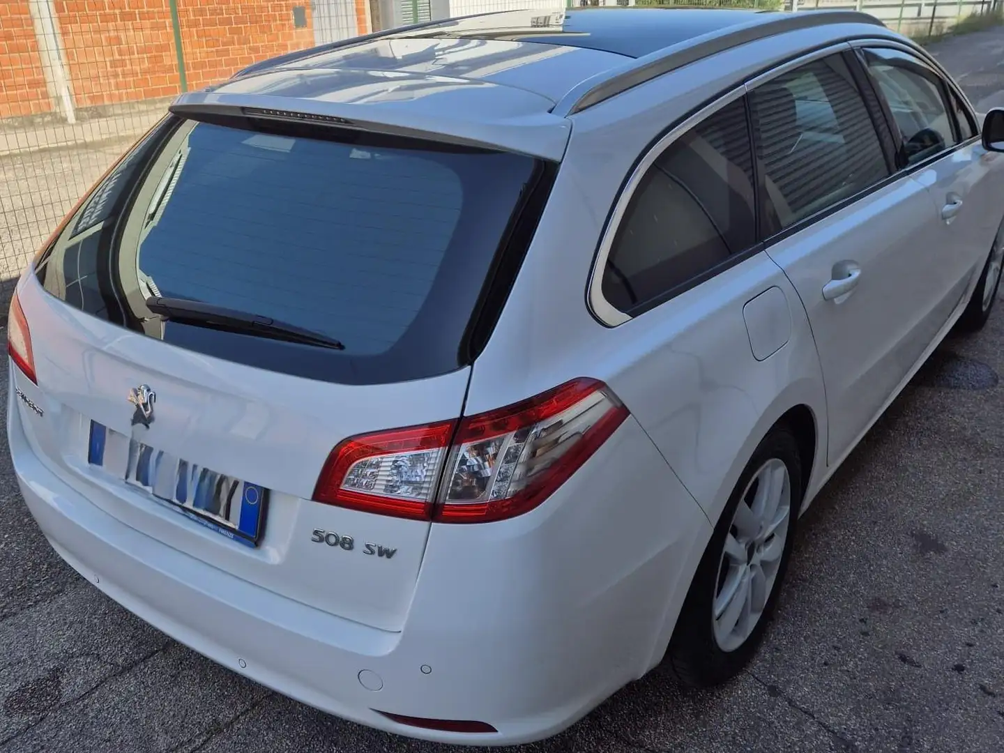 Peugeot 508 508 SW SW 2.0 hdi 16v Allure Ciel 140cv Bianco - 2