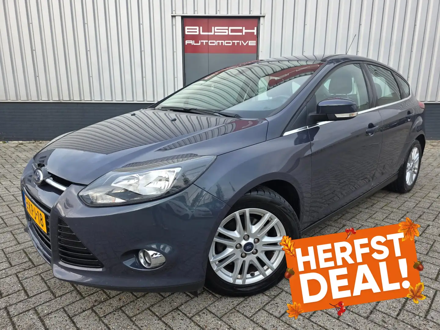 Ford Focus 1.0 5 deurs EcoBoost Titanium | CRUISE CONTROL | Grijs - 1