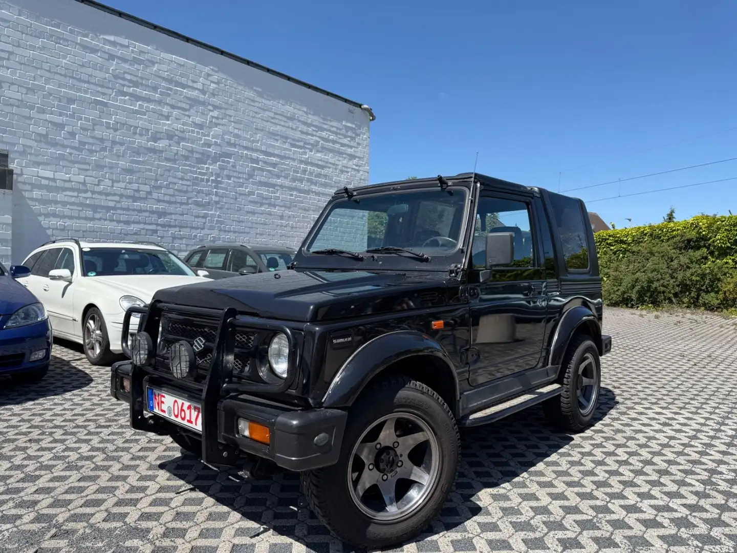 Suzuki SJ Samurai De Luxe Hardtop Black - 1