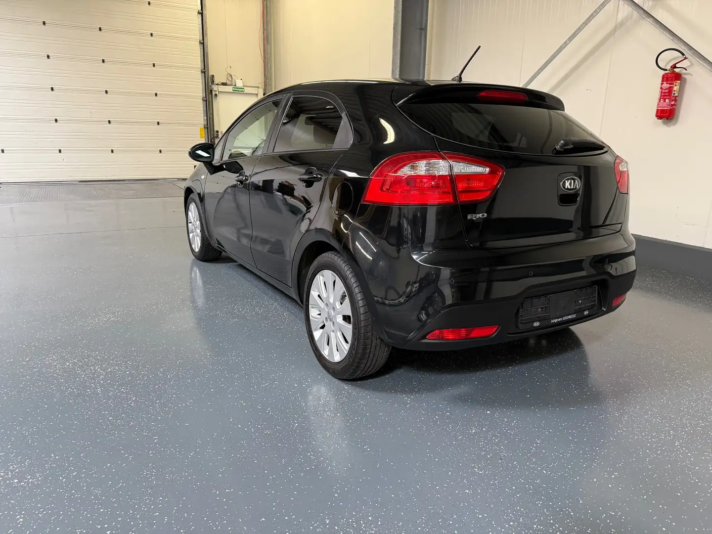 Kia Rio Kia Rio 1.4. (109 PS)EZ 12/2013/TÜV neu Noir - 2
