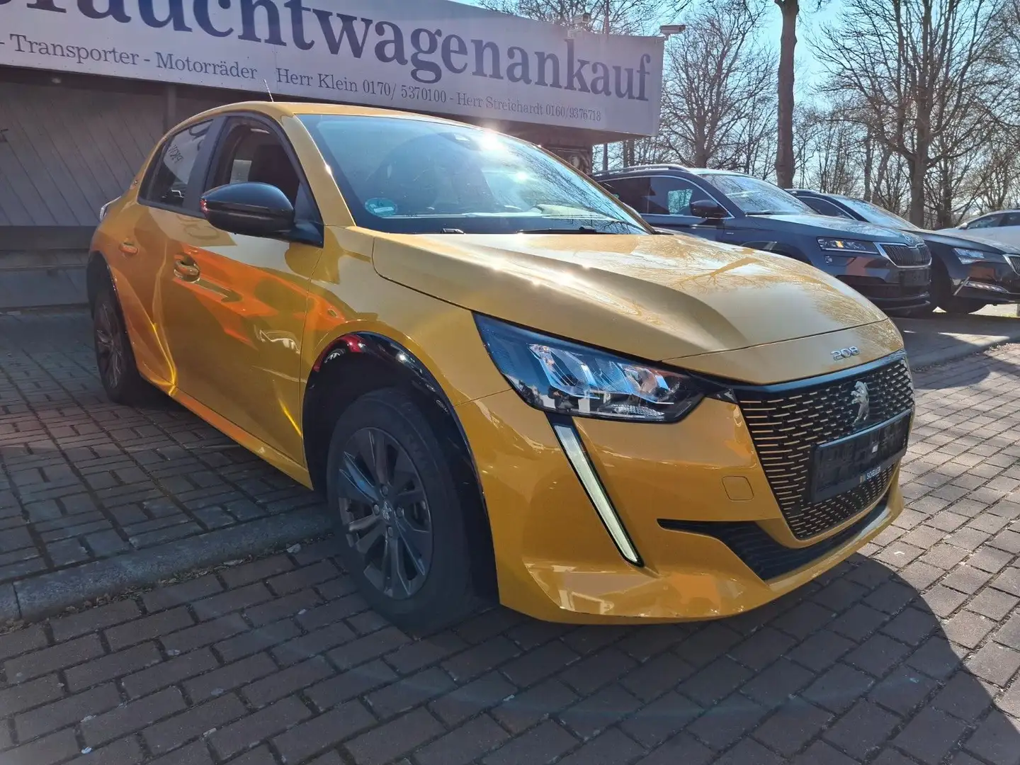Peugeot 208 e- Active  Line*136 PS Automatik ! TOP* Jaune - 2