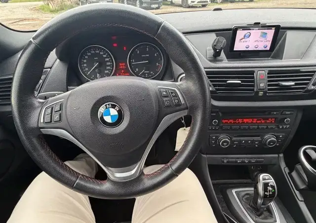BMW X1 view 10
