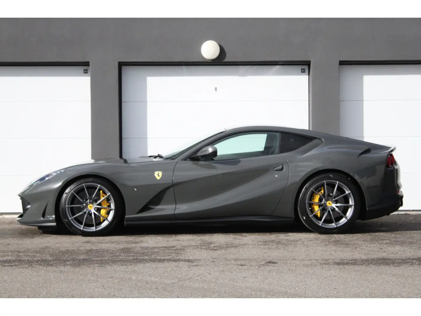 Ferrari 812 Superfast | GRIGIO SCURRO | CARBONE | LIFT | CAMER Gris - 2