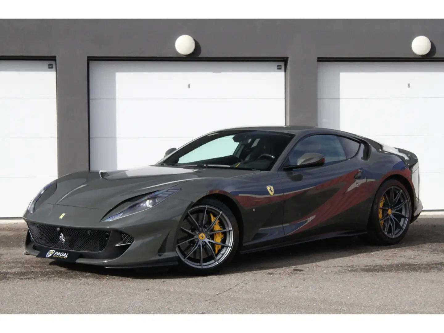 Ferrari 812 Superfast | GRIGIO SCURRO | CARBONE | LIFT | CAMER Gris - 1