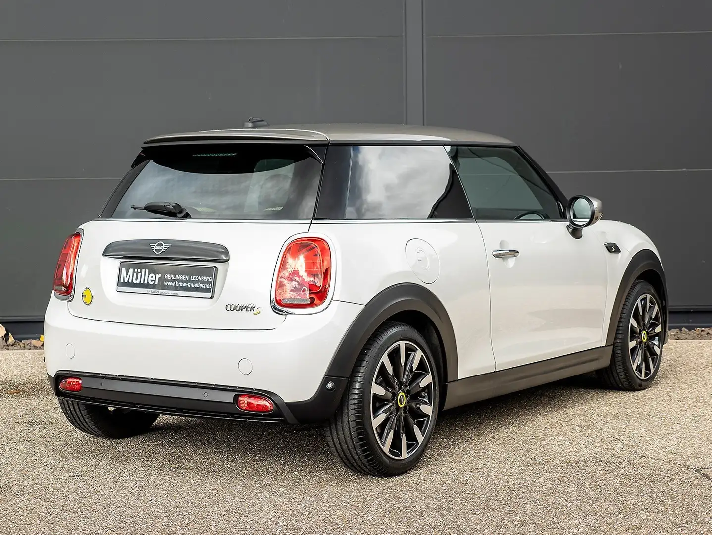 MINI Cooper SE 3-Türer LED DAB Sportsitz Tempomat Navi Weiß - 2