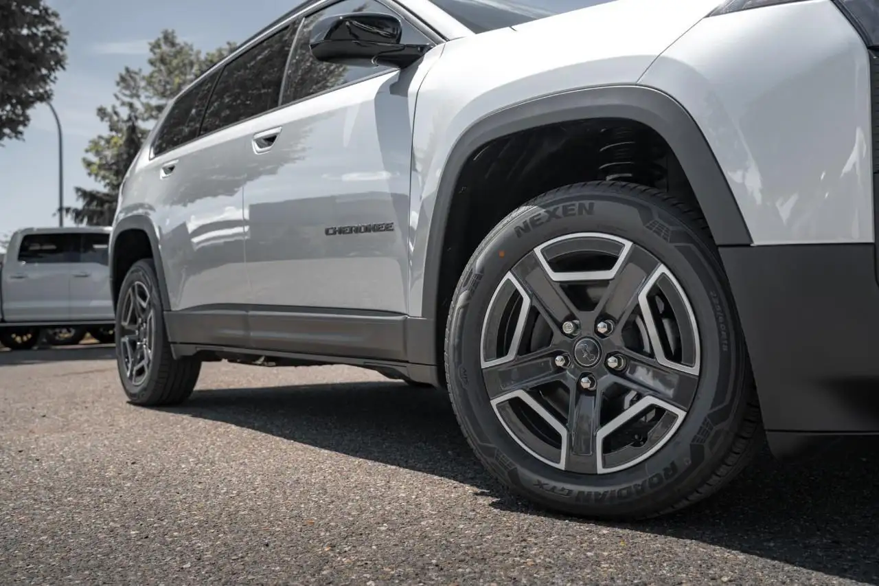 Jeep Cherokee снимка Jeep Cherokee