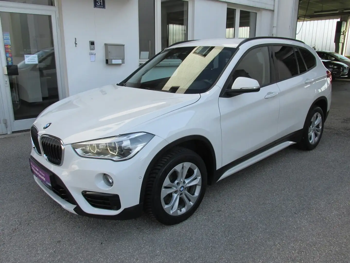 BMW X1 xDrive 20d Sport Line Aut. Weiß - 1