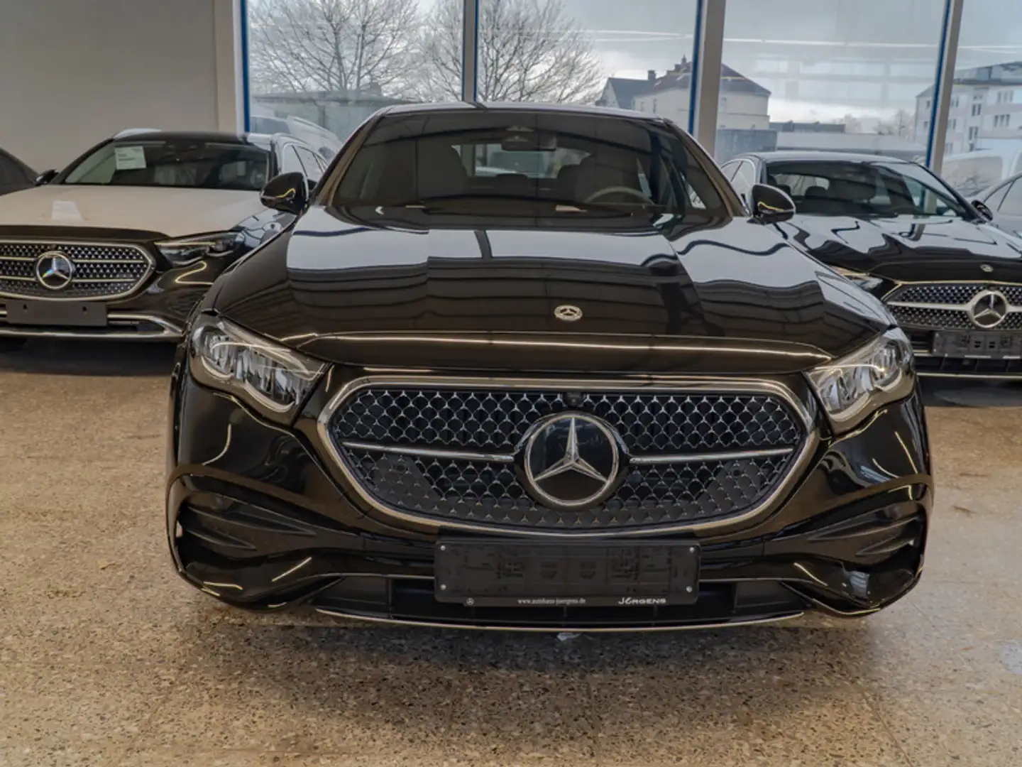 Mercedes-Benz E 220 d AMG-Sport/LED/360/Totw/Distr/Ambi/19' Schwarz - 2