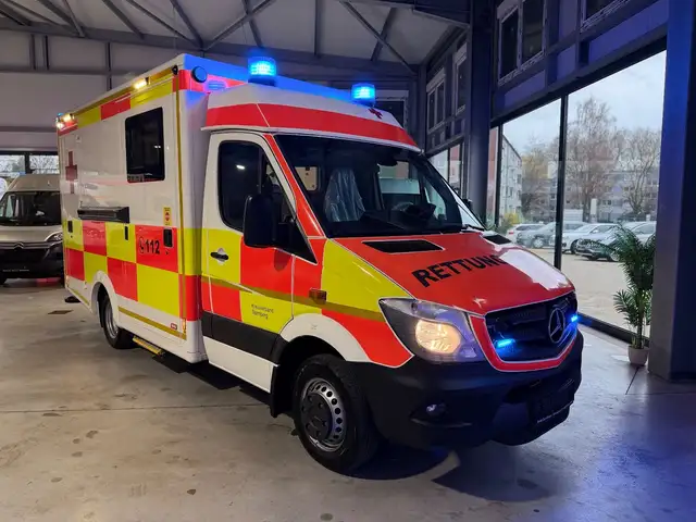 Mercedes-Benz Sprinter II 519 CDI RTW/KTW*ATM MOTOR*ATM GETRBE