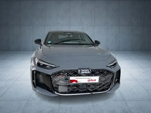 Audi RS5 view 8