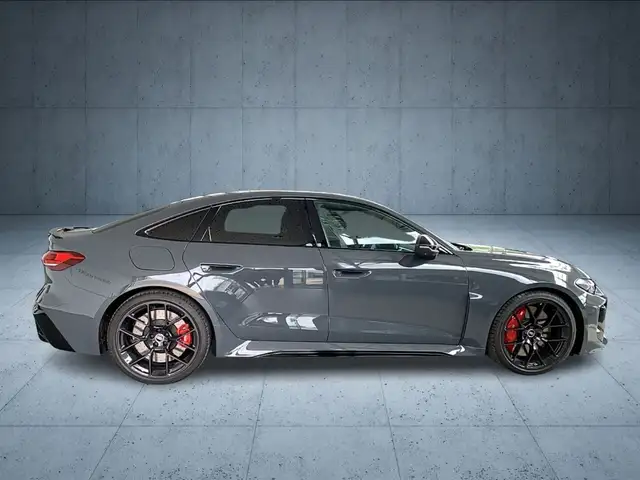 Audi RS5 view 6