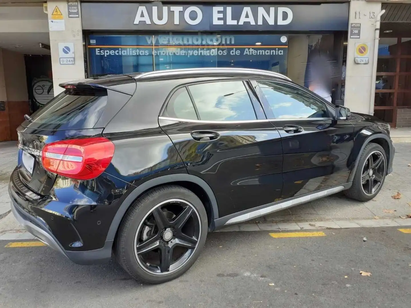 Mercedes-Benz GLA 200 200d AMG Line 7G-DCT Negro - 1