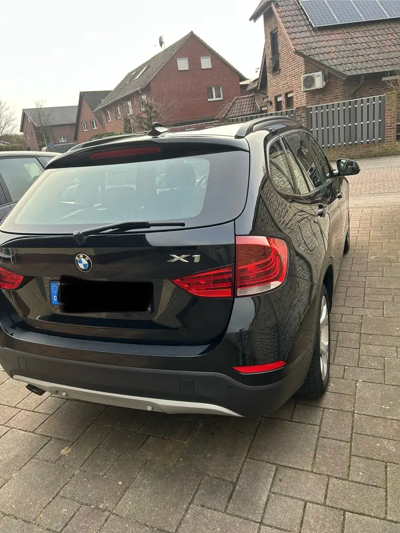 BMW X1 XDrive 18D Чёрный - 2