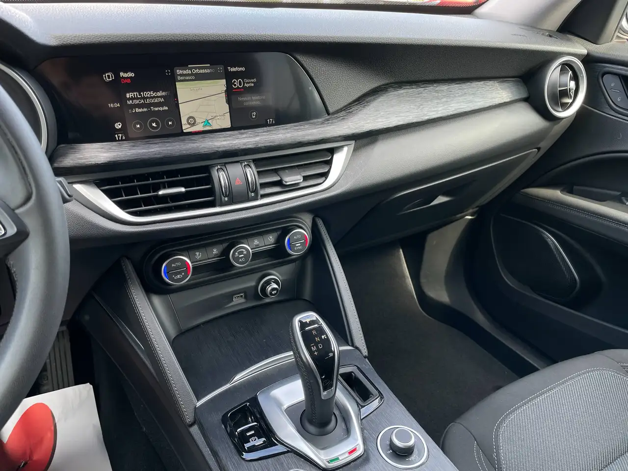Alfa Romeo Stelvio 2021 — фото 12