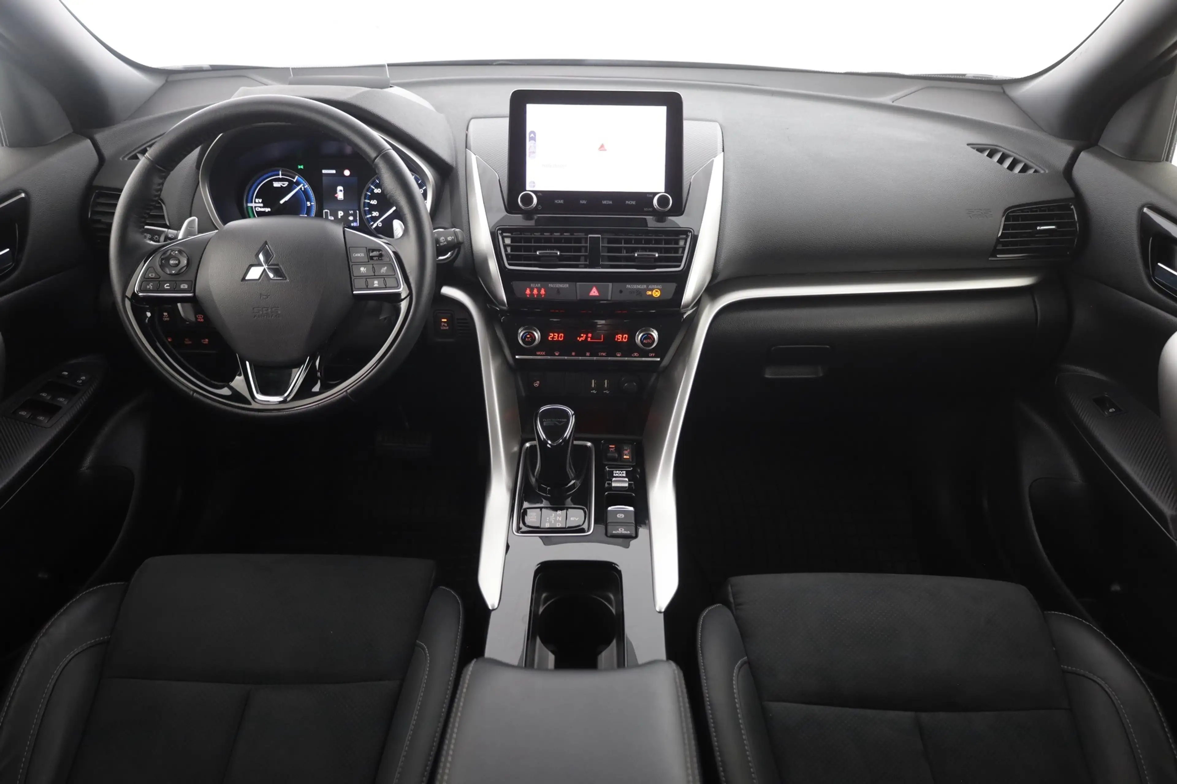 Mitsubishi Eclipse Cross 2.4 PHEV 4WD LED Navi 360° Head-Up — photo 9